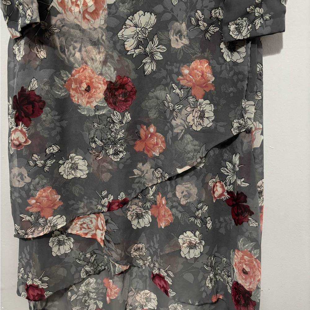 Chic Asymmetrical Floral Dress - Charcoal and Crimson - Picture 3 of 7